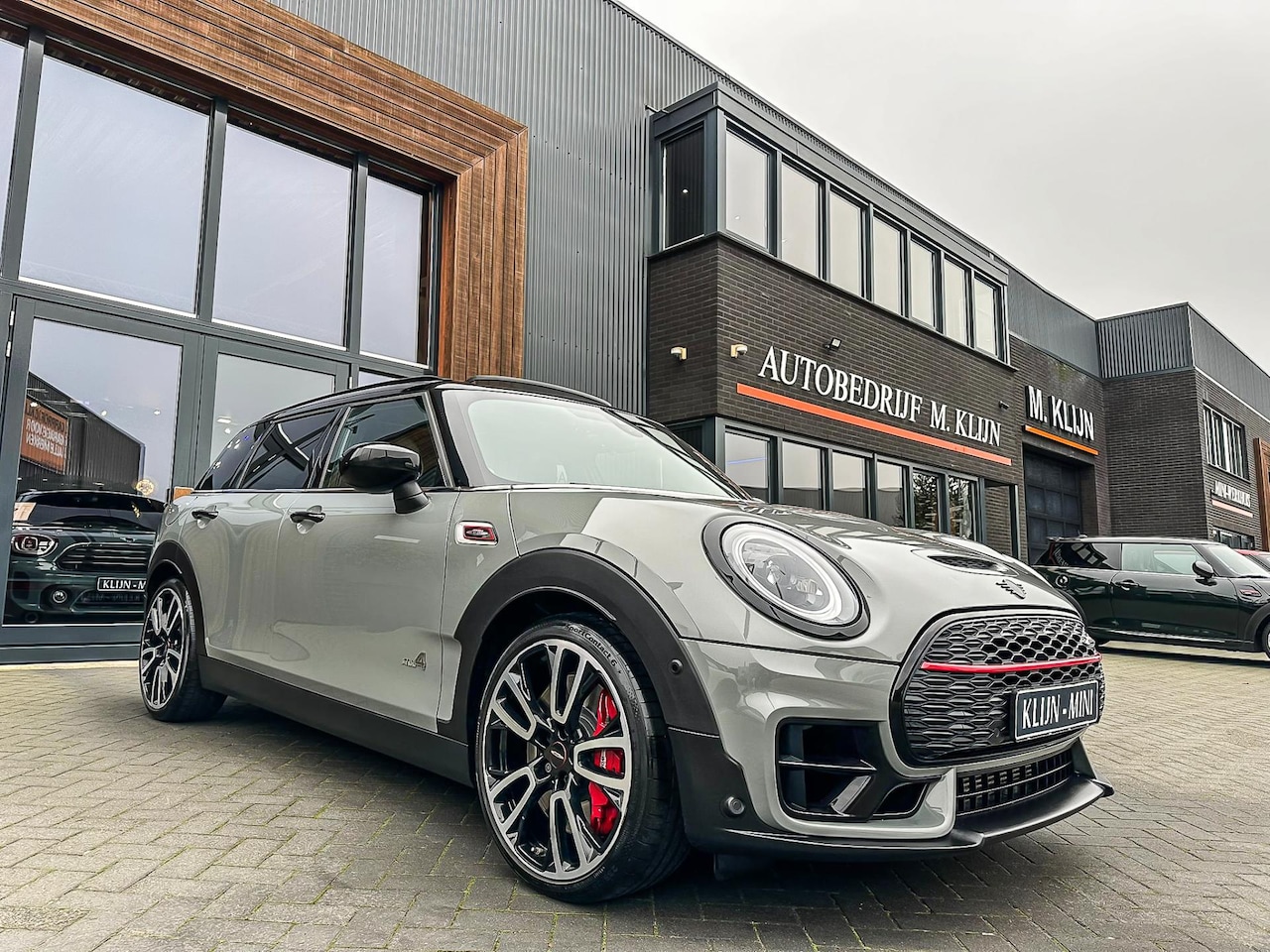 MINI Clubman - Mini 2.0 JCW ALL4 John Cooper Works F1 aut 306pk Nardo/pano/camera/np:72.000/vol - AutoWereld.nl