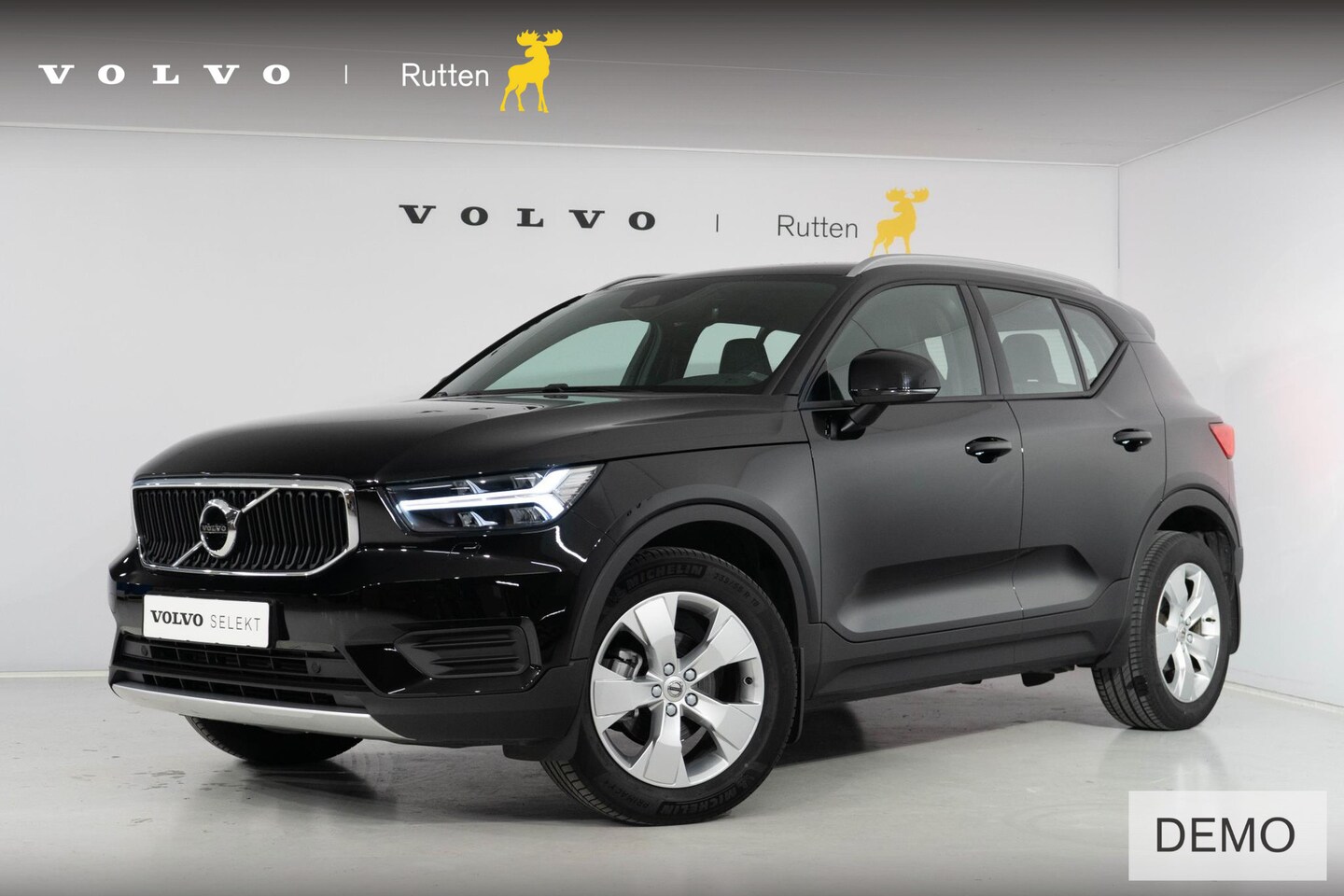 Volvo XC40 - T3 163PK Automaat Momentum Business Stoelverwarming / Navigatie / 18'' velgen / DAB+ - AutoWereld.nl