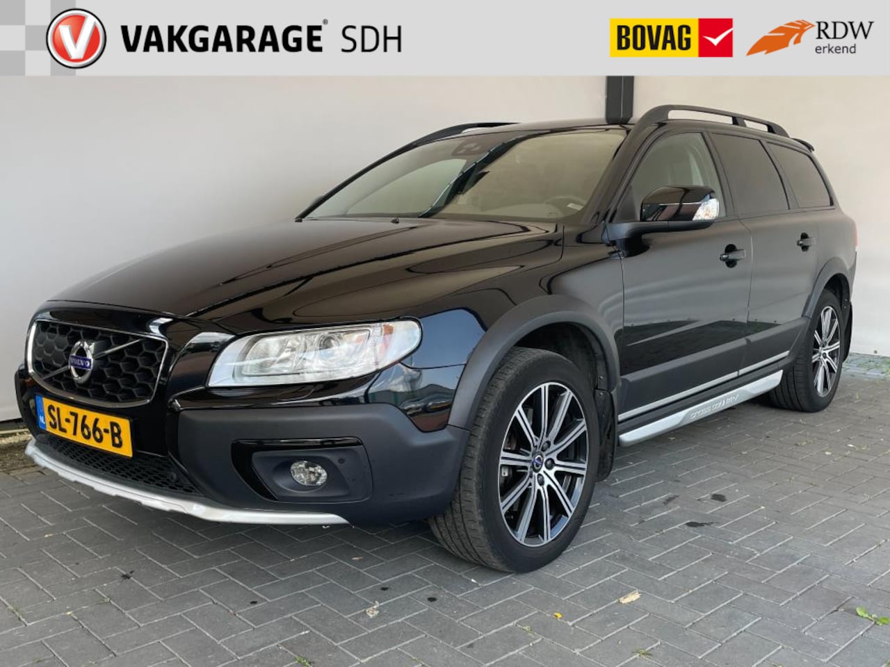 Volvo XC70 - 2.4 D5 AWD Polar+|Zwart chroom|Trekhaak - AutoWereld.nl