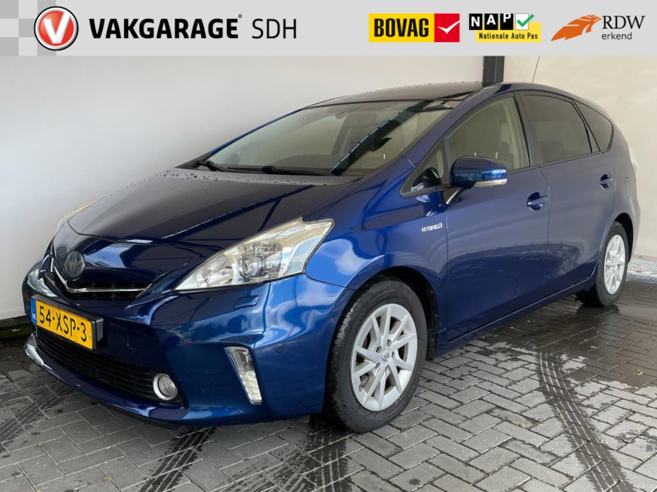 Toyota Prius Wagon - 1.8 Dynamic Business 7persoons|Stoelverwarming|Panoramadak - AutoWereld.nl