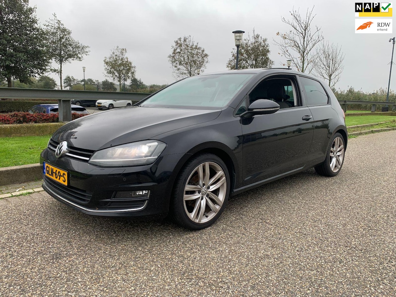 Volkswagen Golf - 1.4 TSI Highline * APK * NAP * PANORAMADAK * - AutoWereld.nl