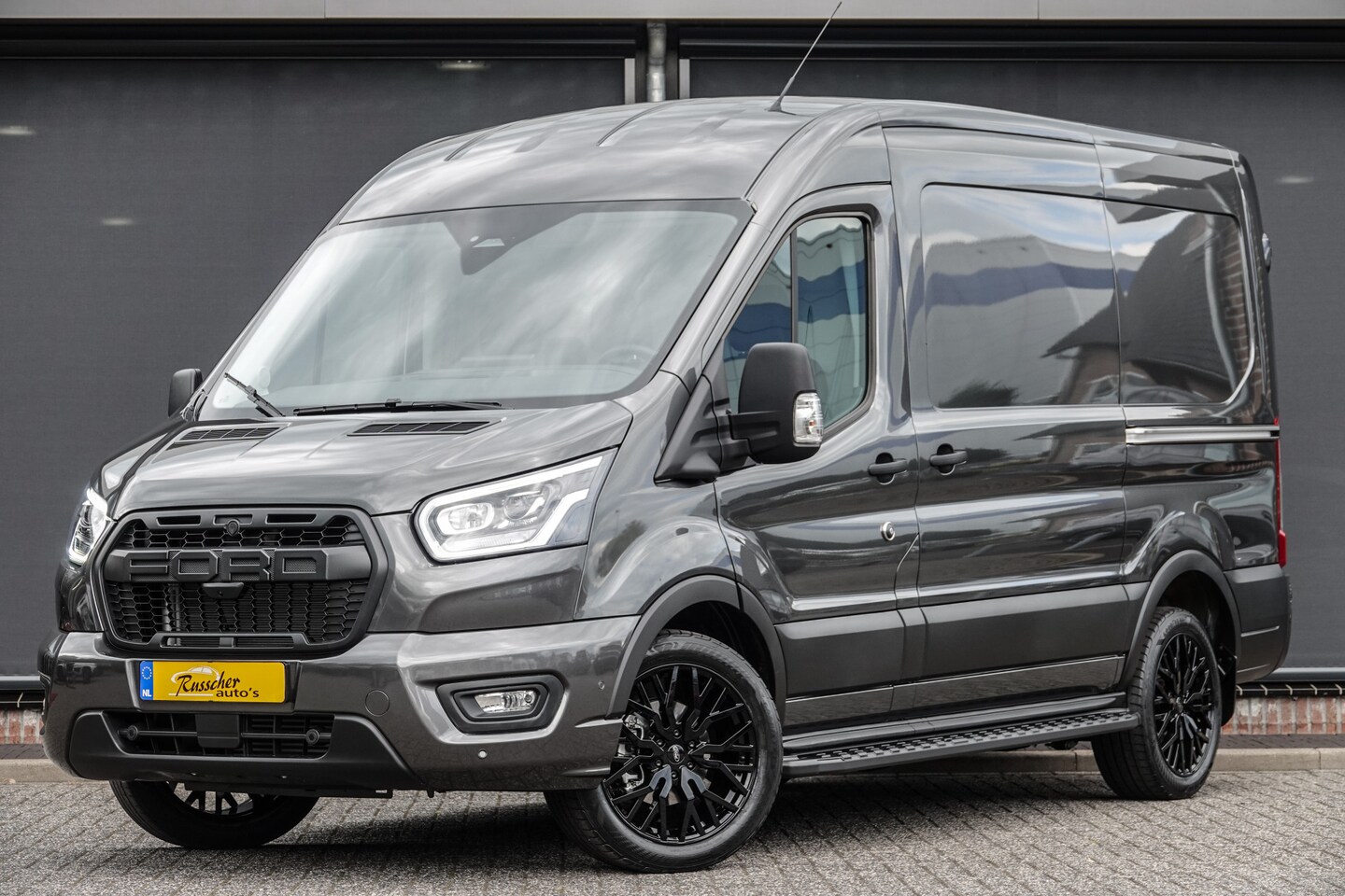 Ford Transit - L2H2 | 165 A8 Aut. | Raptor Edition | 2x Schuifdeur | Nieuw Model - AutoWereld.nl