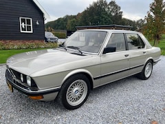 BMW 5-serie - 520i e28