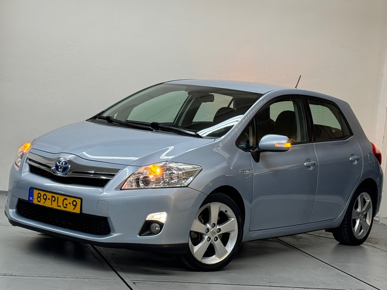 Toyota Auris - 1.8 Full Hybrid Executive Dealer Onderhouden NAP - AutoWereld.nl