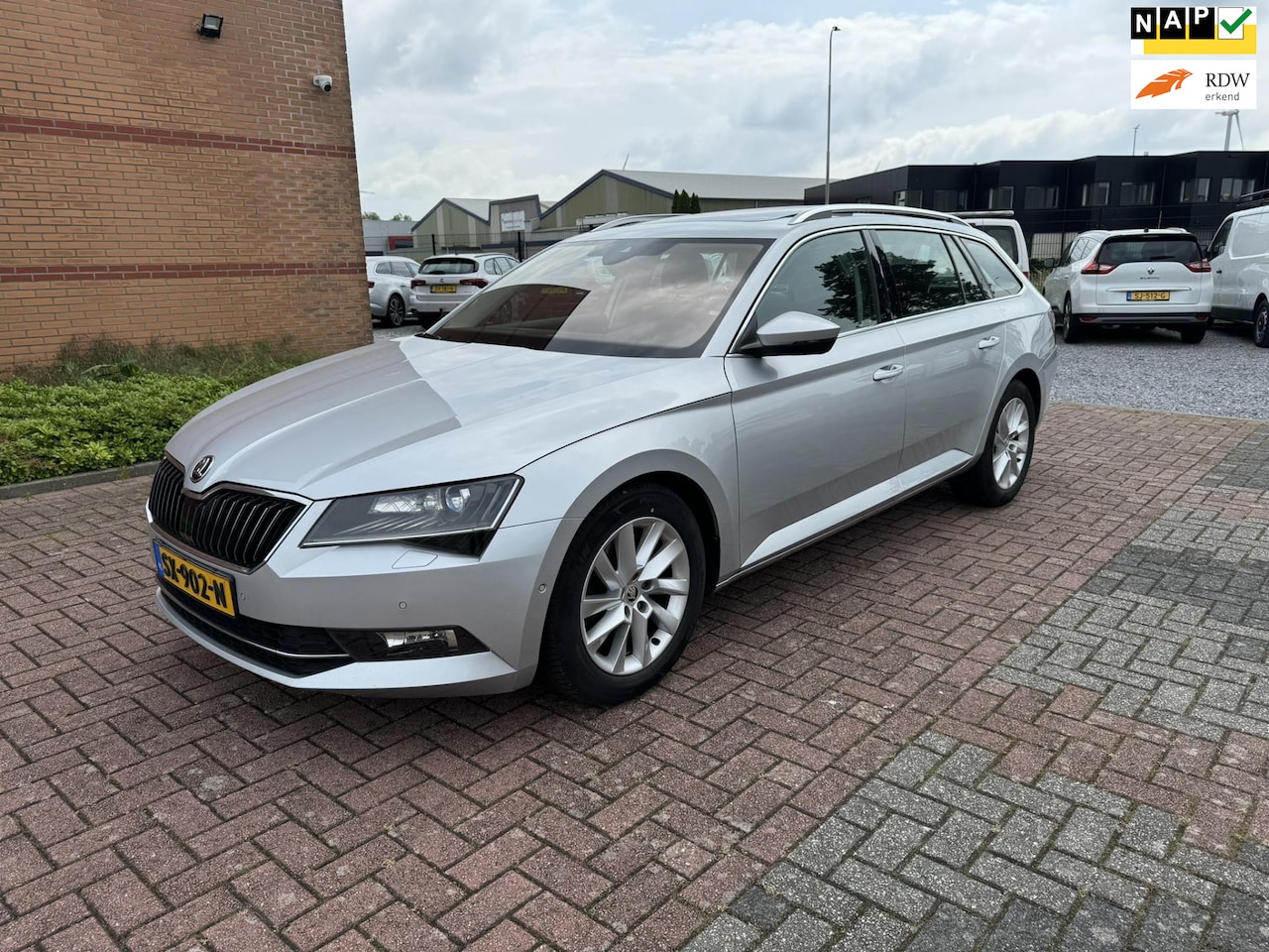 Skoda Superb Combi - 1.6 TDI Style Business leder, panorama - AutoWereld.nl