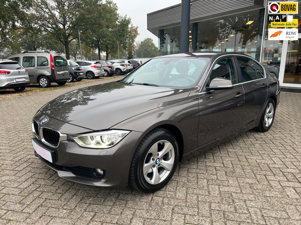 BMW 3-serie - 320i Edition Executive, Navi, trekhaak, led/ bi-xenon, Bluetooth, NAP!, etc. - AutoWereld.nl