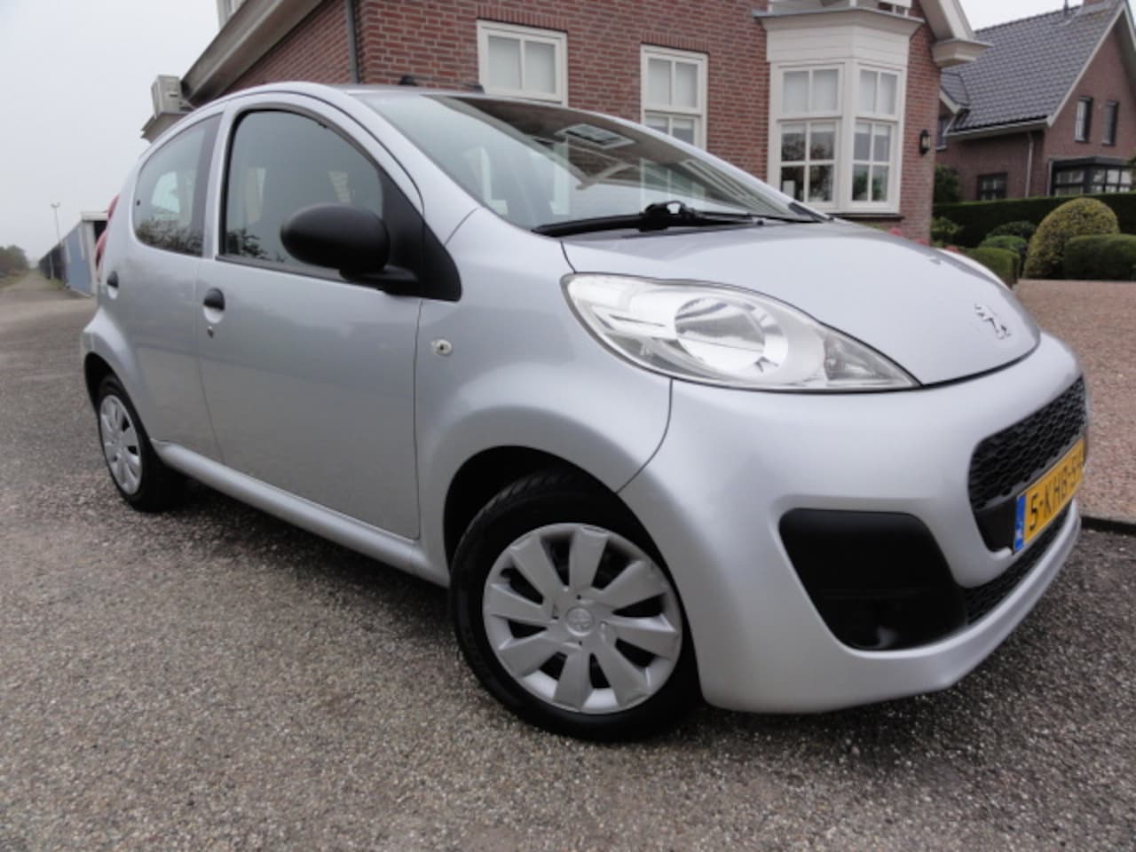 Peugeot 107 - 1.0 Access Accent 5DRS AIRCO !! - AutoWereld.nl