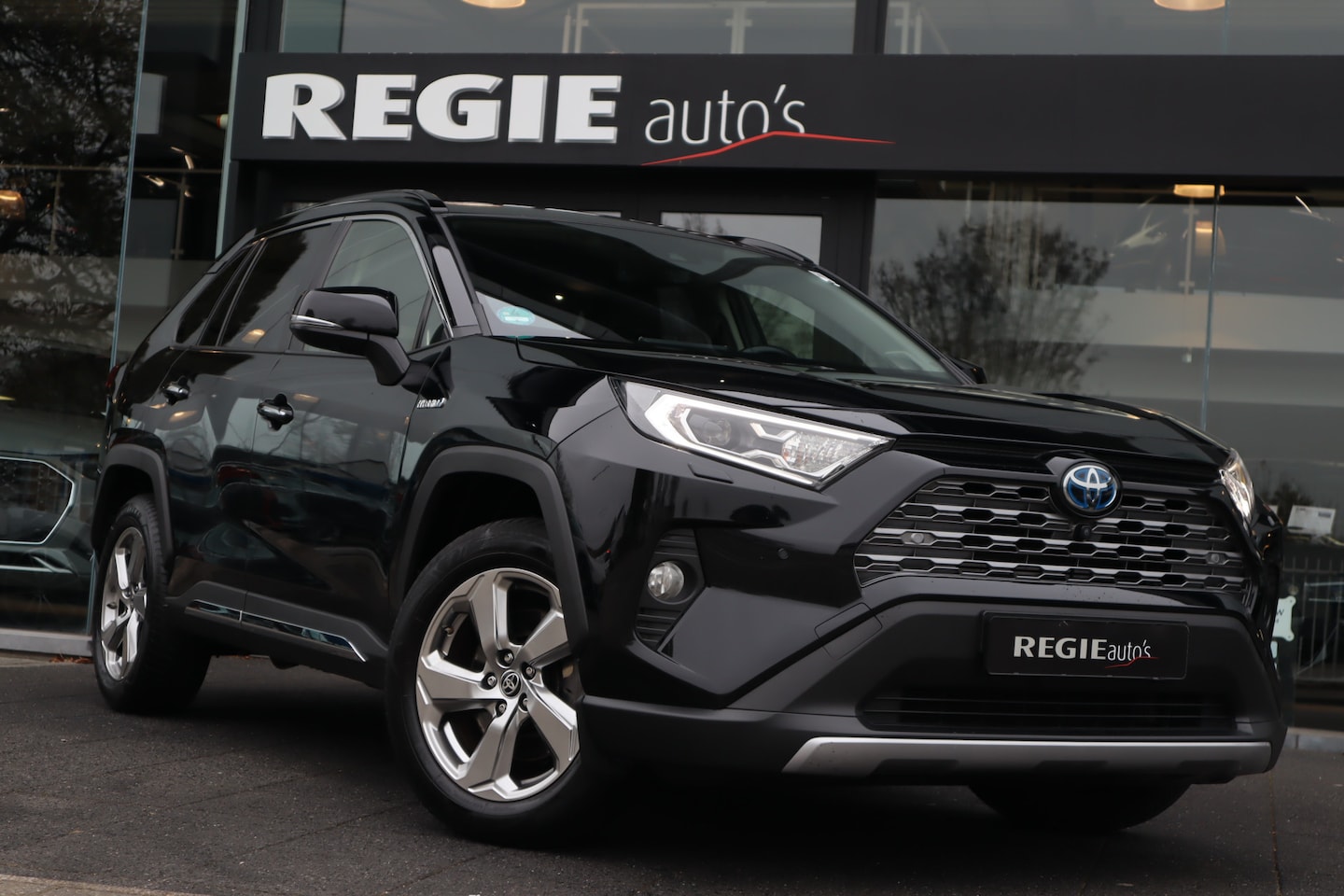 Toyota RAV4 - 2.5 Hybrid AWD Executive Navi Led JBL Leer Camera Trekhaak - AutoWereld.nl