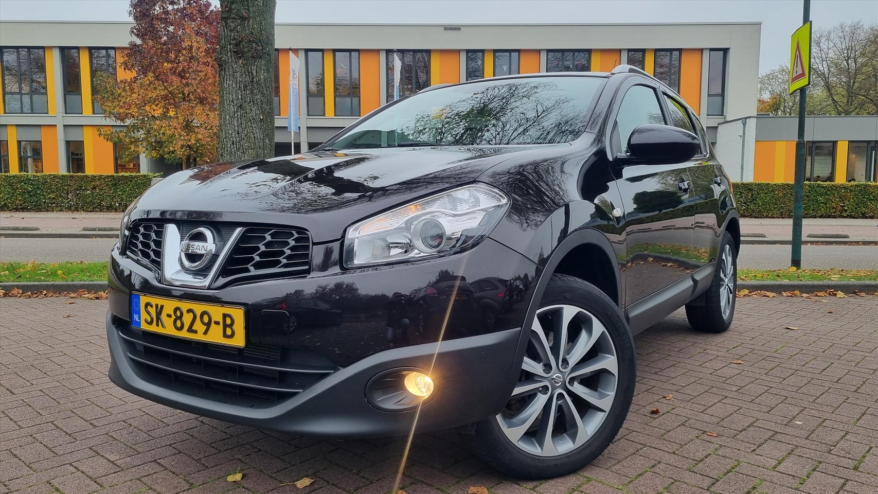 Nissan Qashqai - 2.0 140pk 1400kg trekgewicht/ Panodak/Clima - AutoWereld.nl