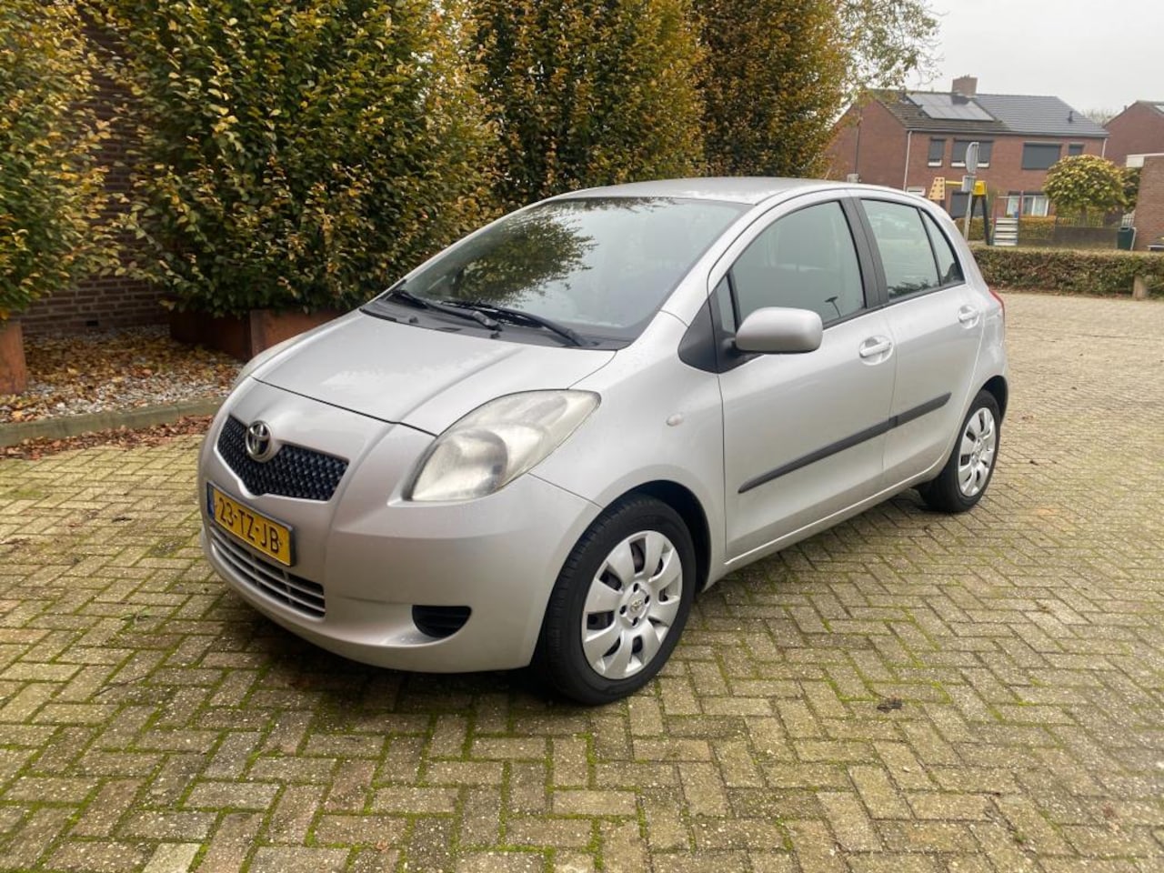 Toyota Yaris - 1.3 VVT-i Sol 1.3 VVTi Sol - AutoWereld.nl