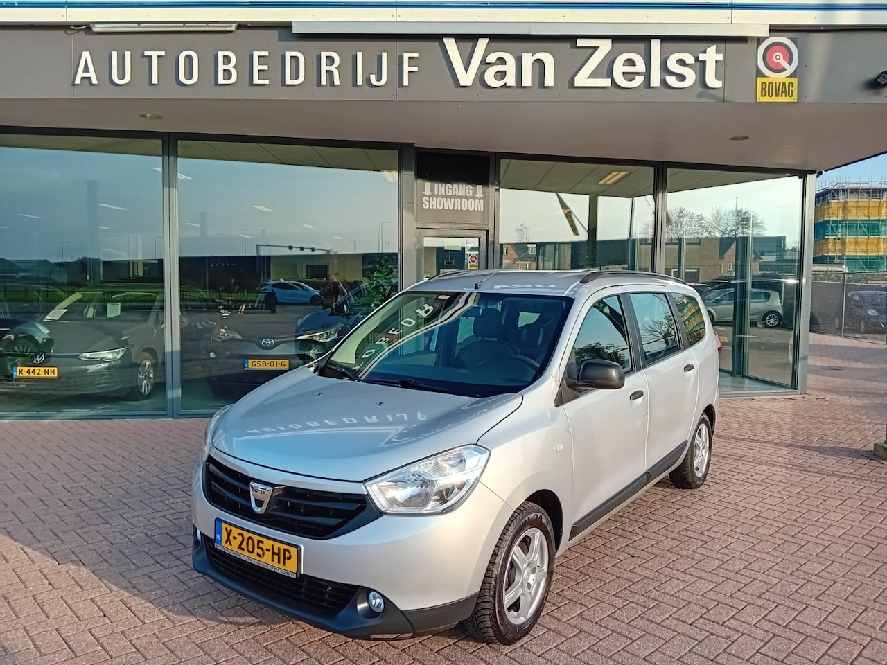 Dacia Lodgy - 1.2 TCe Ambiance 7p. Multimediasysteem, Bluetooth Telefoonverbinding, Cruise control, Elek - AutoWereld.nl