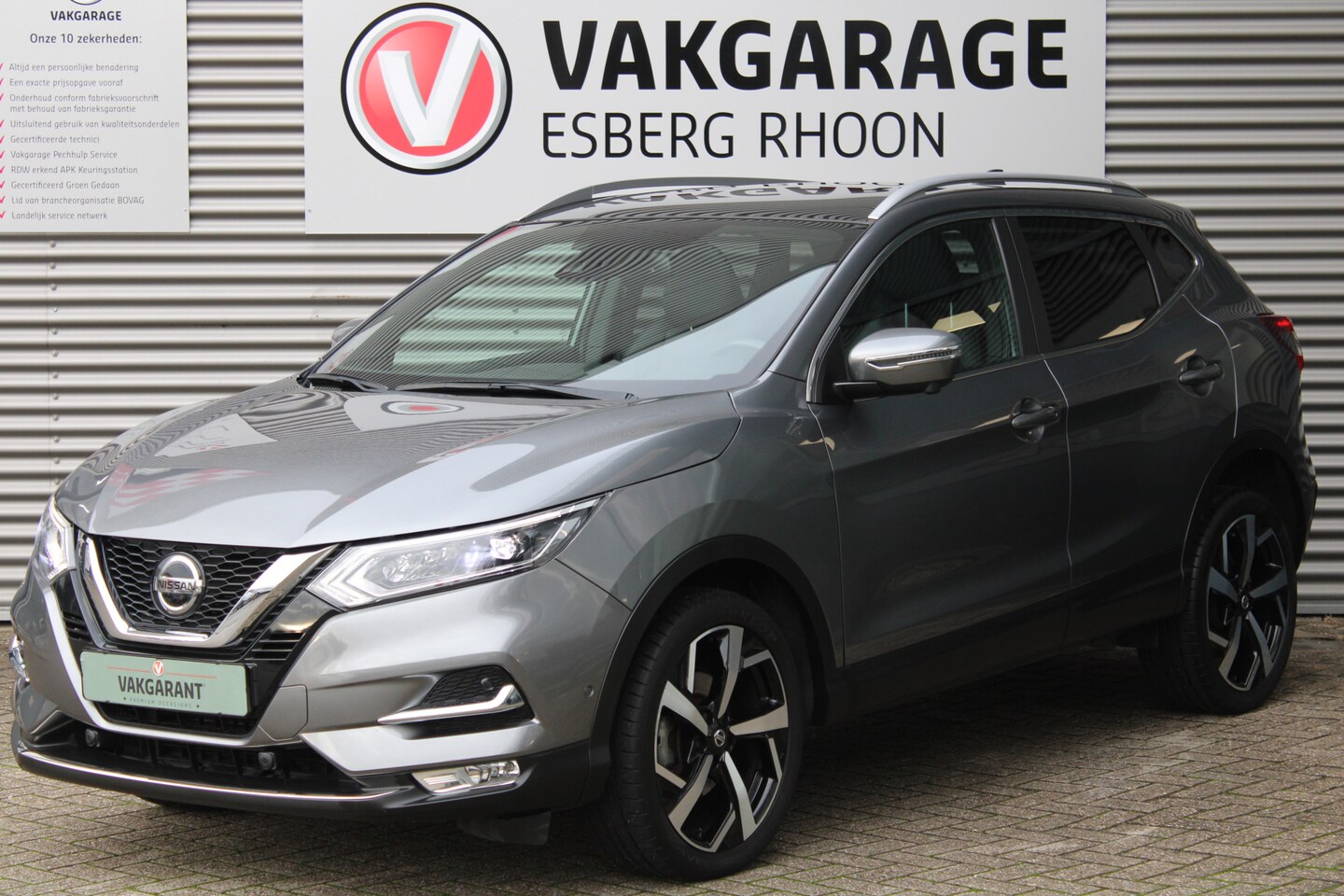 Nissan Qashqai - 1.3 DIG-T Tekna+ 160 PK AUTOMAAT,PANO,NAVI/360CAM - AutoWereld.nl