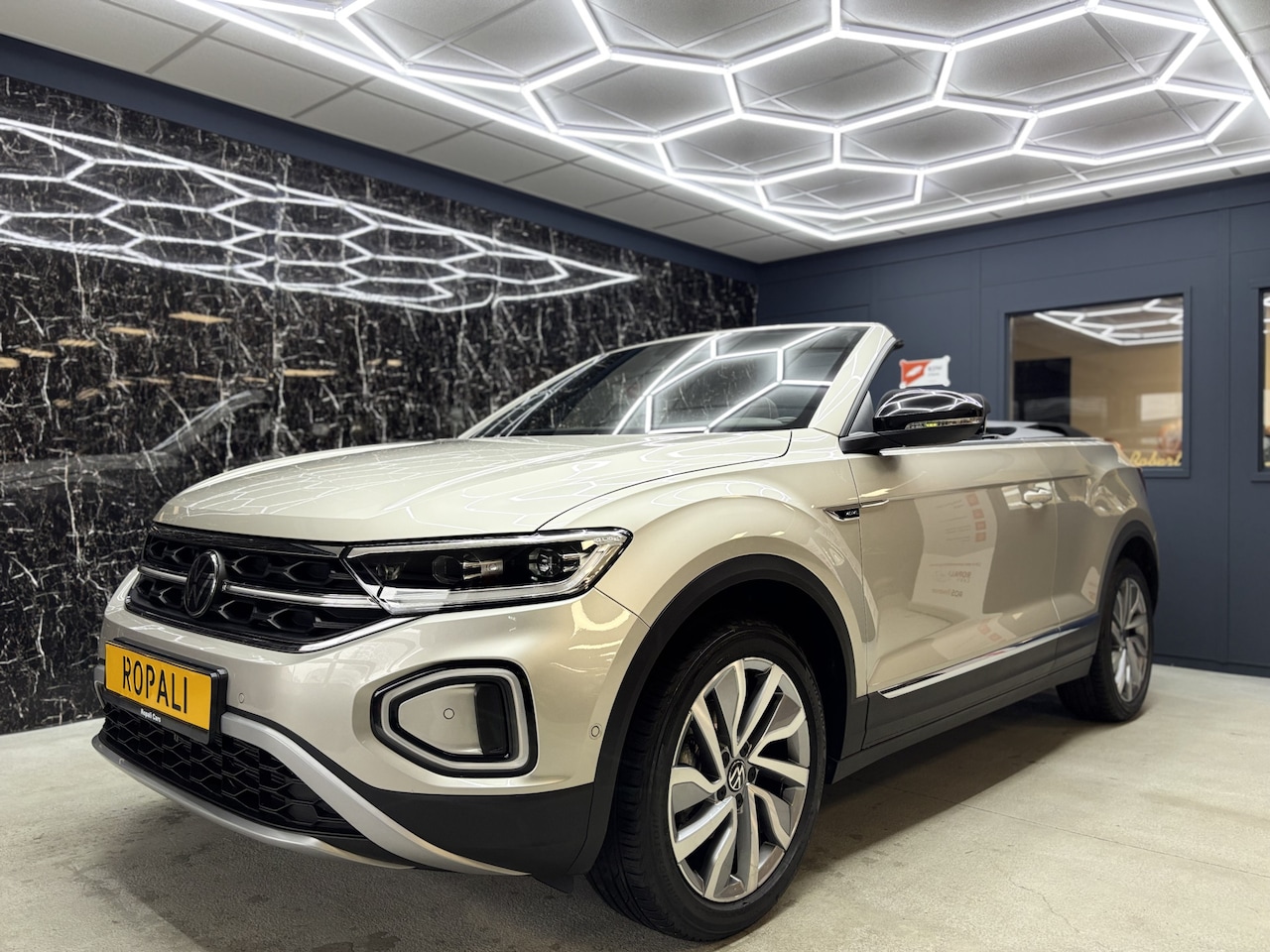 Volkswagen T-Roc Cabrio - 1.5 TSI DSG Move*ACC*LED SURROUND SYSTEM BEATS + EXTRA SUPWOOFER - AutoWereld.nl