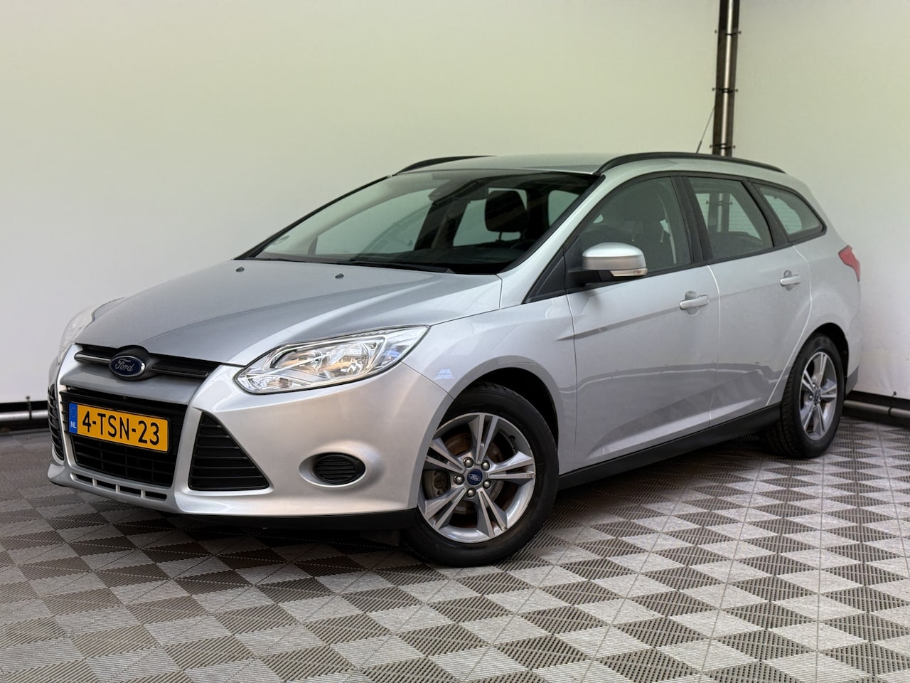 Ford Focus Wagon - 1.0 EcoBoost Edition Navi PDC Nieuwe D. Riem - AutoWereld.nl