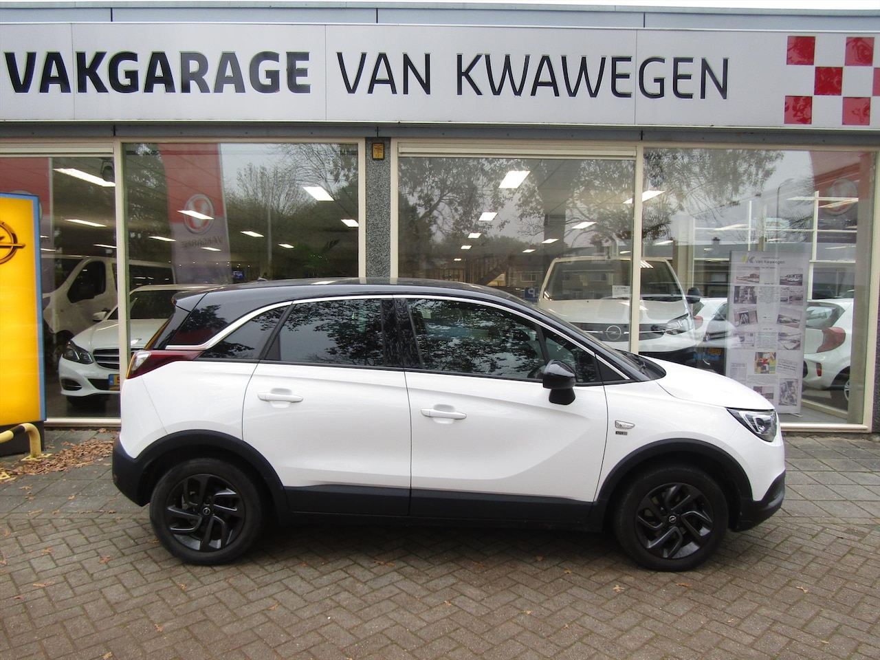 Opel Crossland X - 1.2 TURBO 110 PK 120 JAAR EDITION BLUET. - AutoWereld.nl