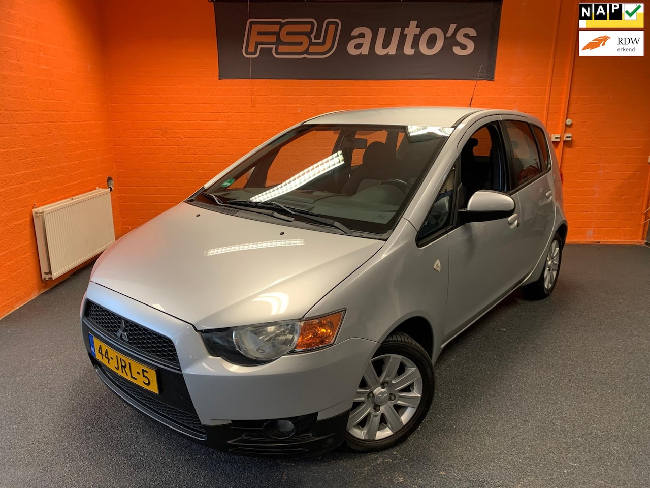 Mitsubishi Colt - 1.3 INVITE / AUTOMAAT / 5 DEURS / AIRCO!! - AutoWereld.nl