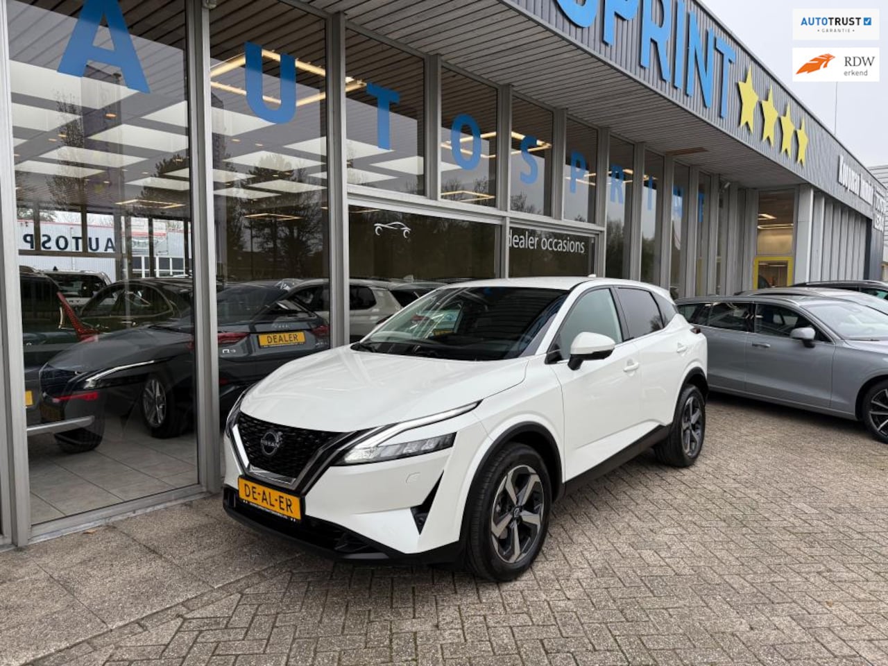 Nissan Qashqai - 1.3 MHEV Xtronic N-Connecta 158PK AUTOMAAT / NAVIGATIE / ACHTERUITRIJCAMERA - AutoWereld.nl