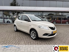 Lancia Y(psilon) - Ypsilon 0.9 TwinAir AUTOMAAT, Opening Edition, navi, PDC, cruise, 35.000 km, NAP