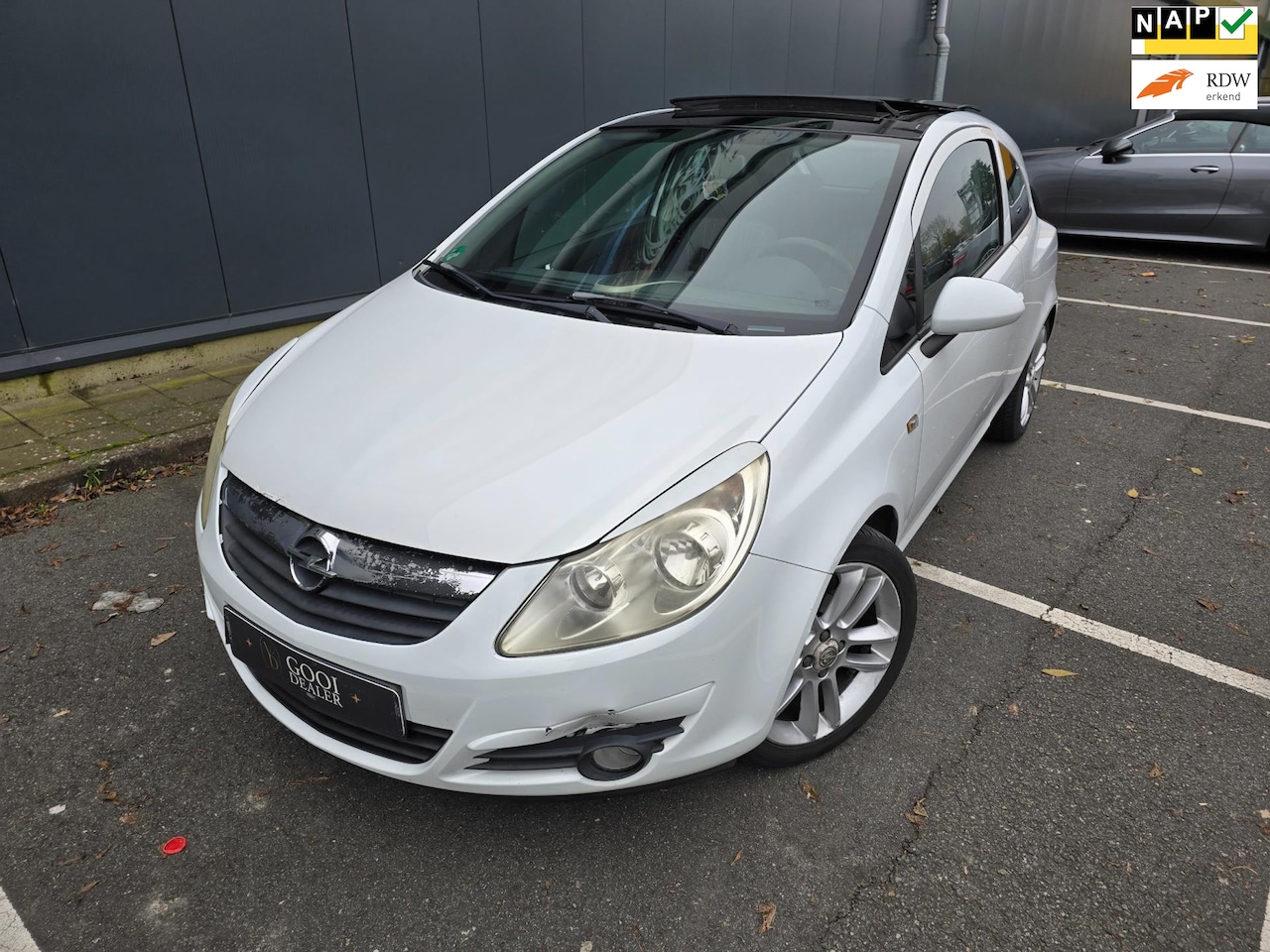 Opel Corsa - 1.4-16V Cosmo PANO NAVI LEDER - AutoWereld.nl