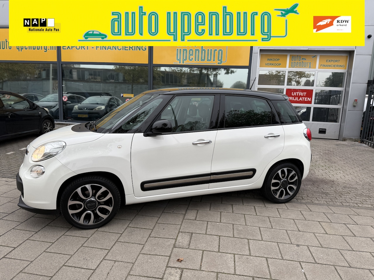 Fiat 500 L - 0.9 TwinAir Easy * Panoramadak * Climatronic * Navi * Cruise Control * - AutoWereld.nl