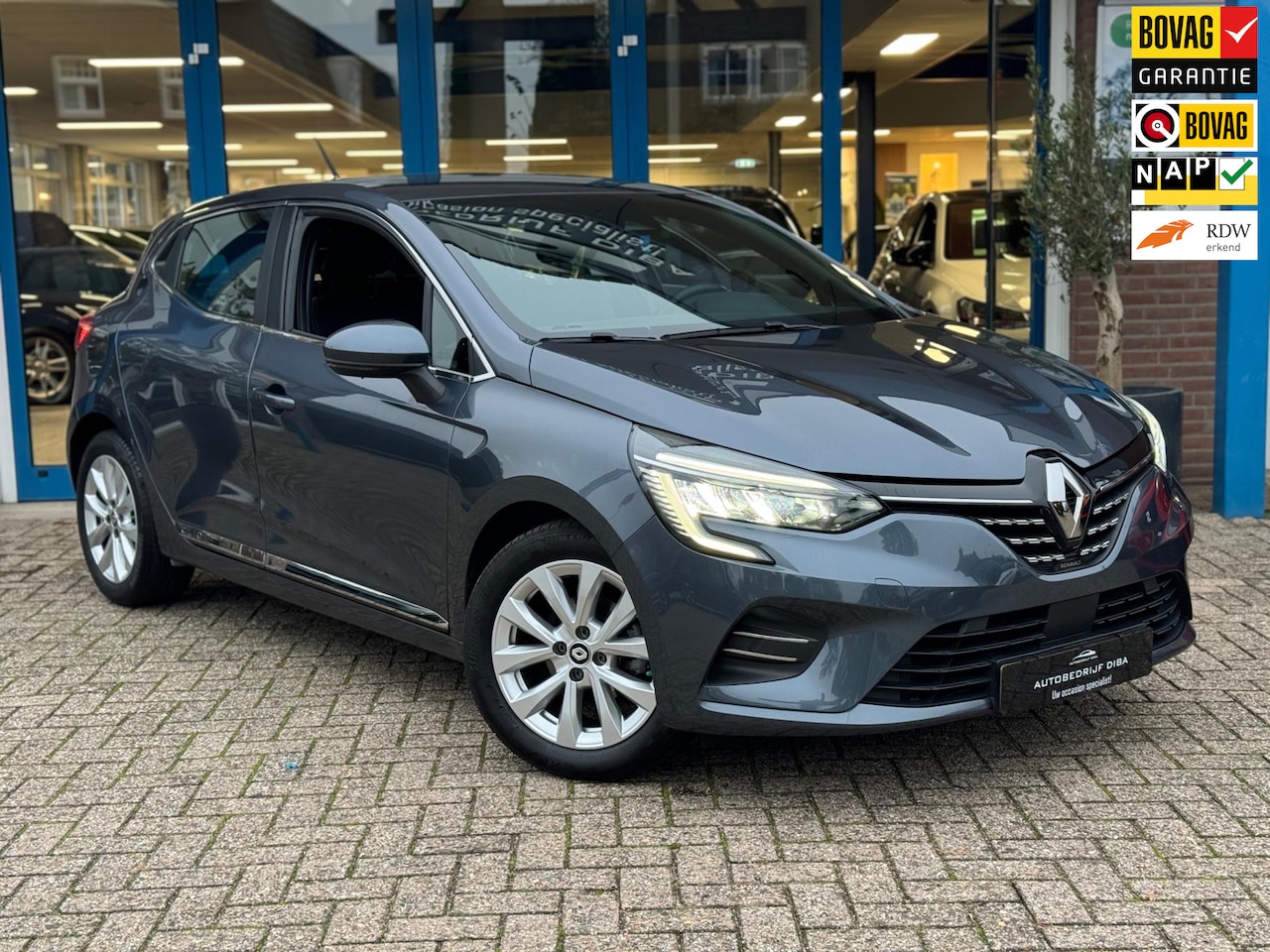 Renault Clio - 1.0 TCe Intens 2022 Grijs NAVI CLIMA BTW 1e Eig - AutoWereld.nl