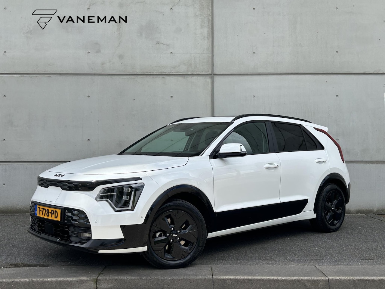 Kia Niro EV - ExecutiveLine 64.8 kWh Automaat | BLACK PACK | Schuif/kanteldak | Harman & Kardon | Elektr - AutoWereld.nl