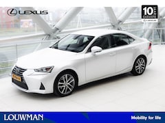 Lexus IS - 300h Hybrid Business Line | Adaptive Cruise Control | Stoelverwarming | Parkeersensoren |