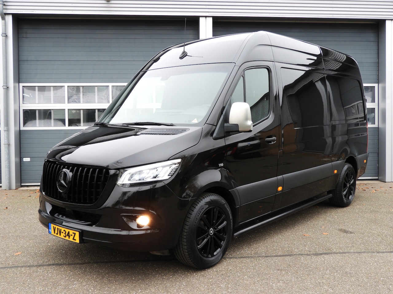 Mercedes-Benz Sprinter - 319 3.0 CDI L2H2 V6 AUT | LED | LEER | MBUX | - AutoWereld.nl