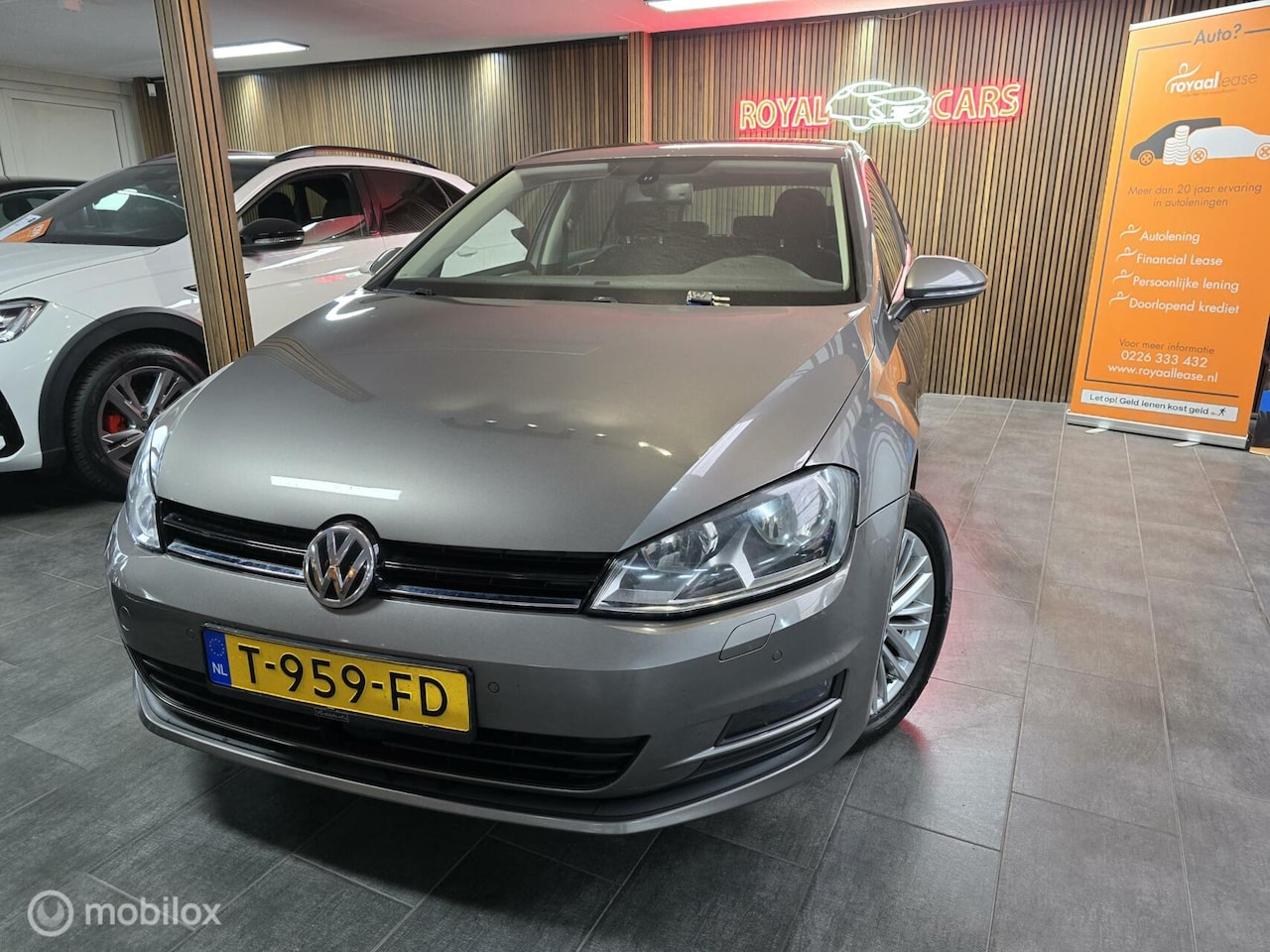 Volkswagen Golf - 1.2 TSI Highline / DSG / Start-Stop / Navigatie - AutoWereld.nl