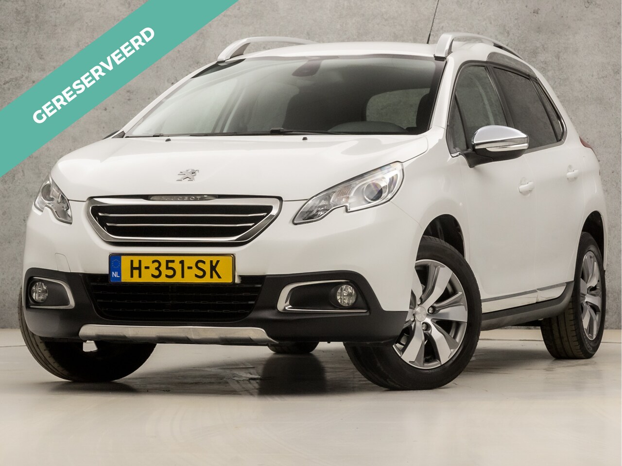 Peugeot 2008 - 1.2 PureTech Sport (NAVIGATIE, CLIMATE, LEDER, XENON, SPORTSTOELEN, TREKHAAK, LM VELGEN, P - AutoWereld.nl