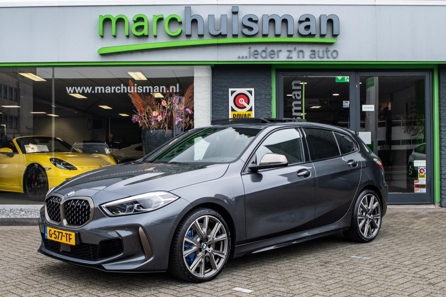 BMW 1-serie - M135i xDrive High Executive / PANODAK / M-STOELEN / HARMAN KARDON - AutoWereld.nl