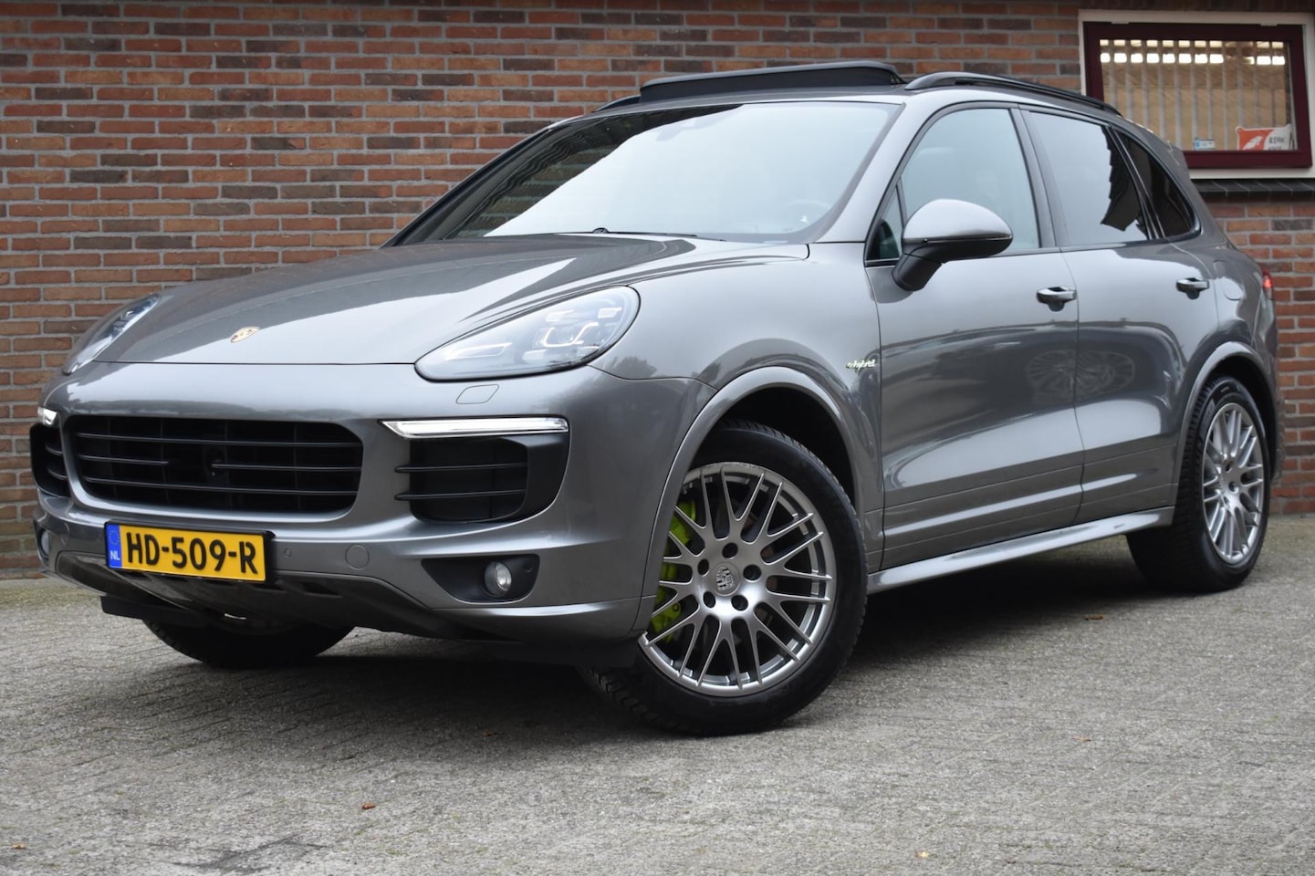 Porsche Cayenne - 3.0 S E-Hybrid '15 Pano Sport chrono Leder LED Inruil mogelijk - AutoWereld.nl