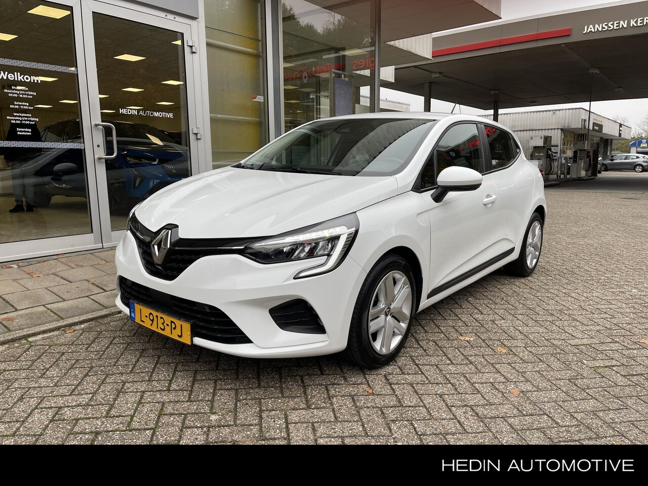 Renault Clio - TCe 90PK Zen | SENSOREN | AIRCO | NAVIGATIE | CARPLAY/ANDROID AUTO | - AutoWereld.nl