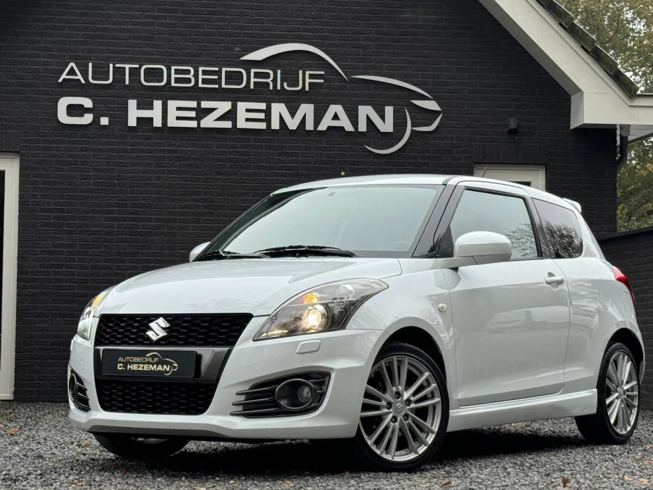 Suzuki Swift - 1.6 Sport Dealer Onderhouden Xenon Cruise & Climate Control - AutoWereld.nl