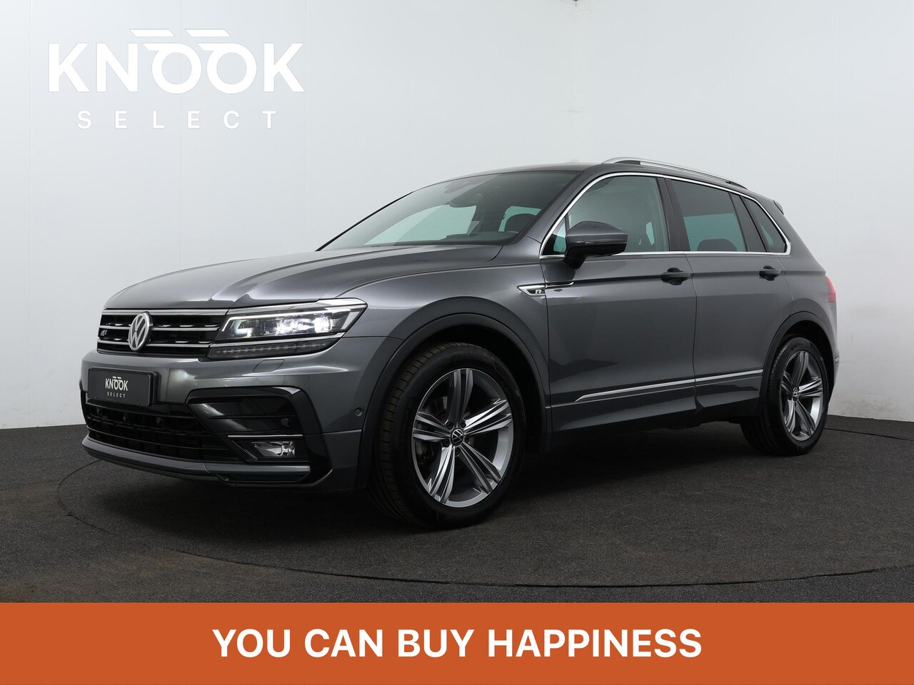 Volkswagen Tiguan - 1.5 TSI R-Line Business+ | Panorama | Leder | Matrix + | - AutoWereld.nl