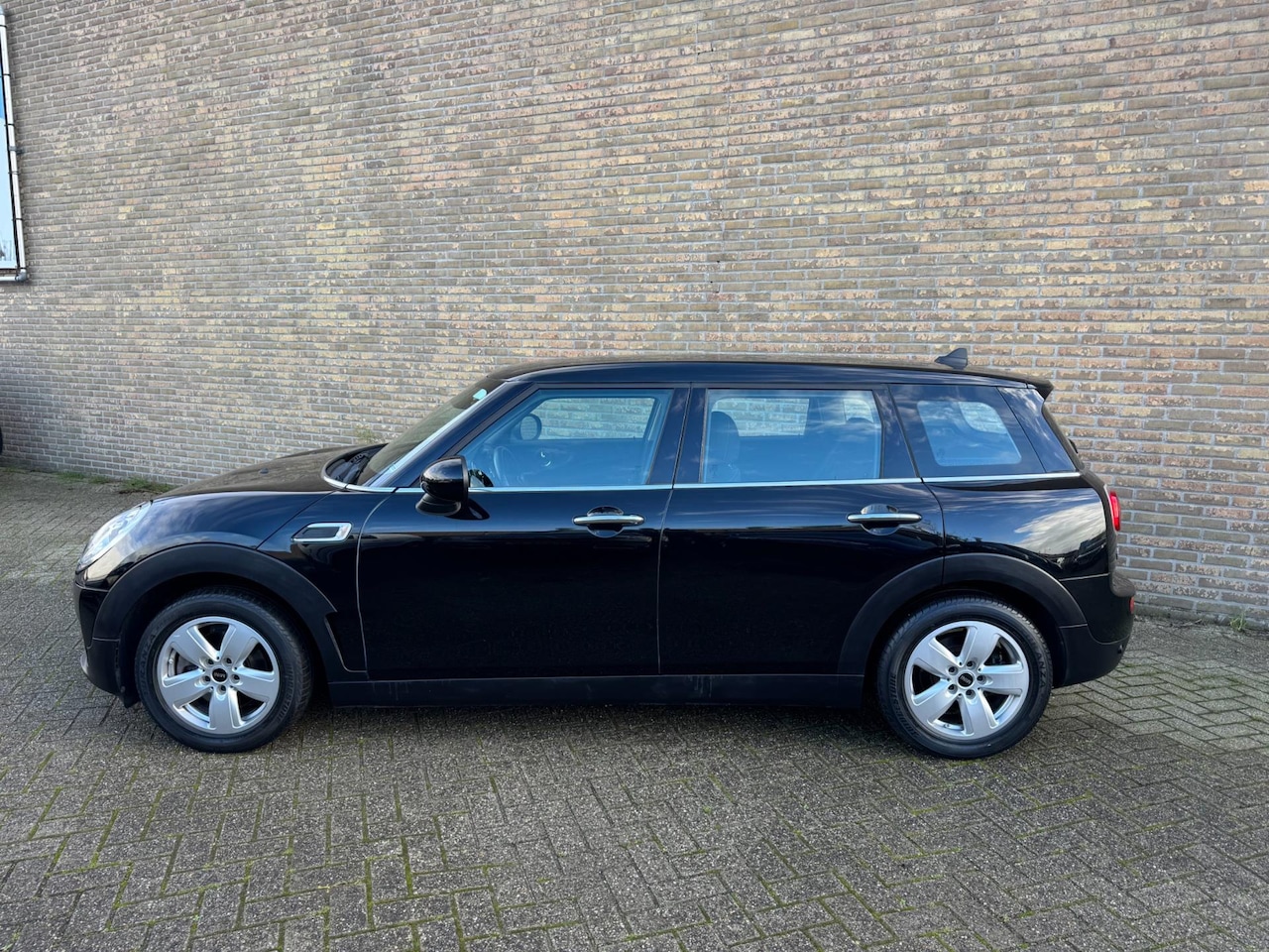 MINI Clubman - Mini 1.5 Cooper Serious Business apple carplay - AutoWereld.nl