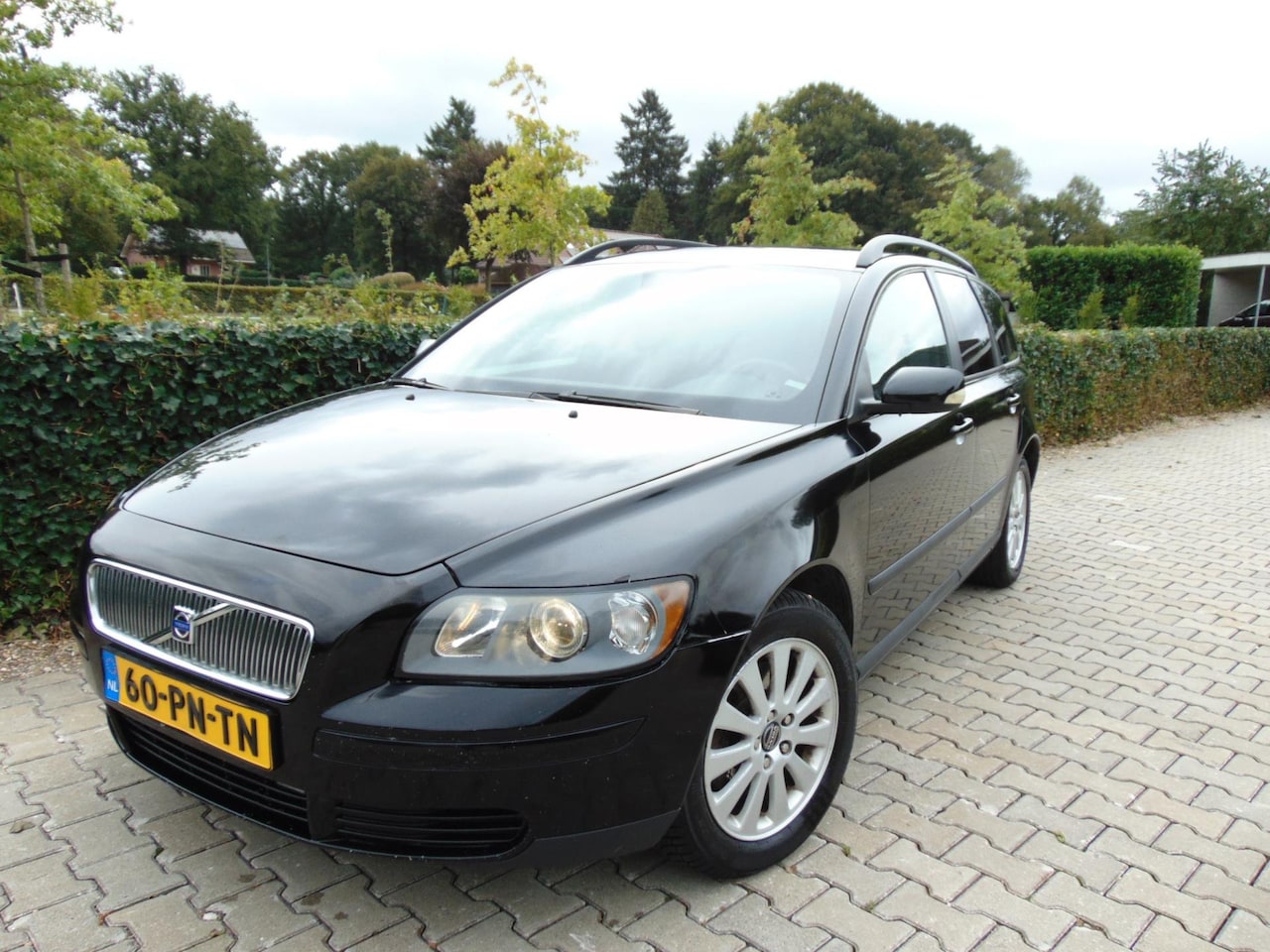 Volvo V50 - 2.4 Kinetic Automaat , Clima / Cruise / Elec.Pakket / Pdc / Lm Velgen / Trekhaak. - AutoWereld.nl