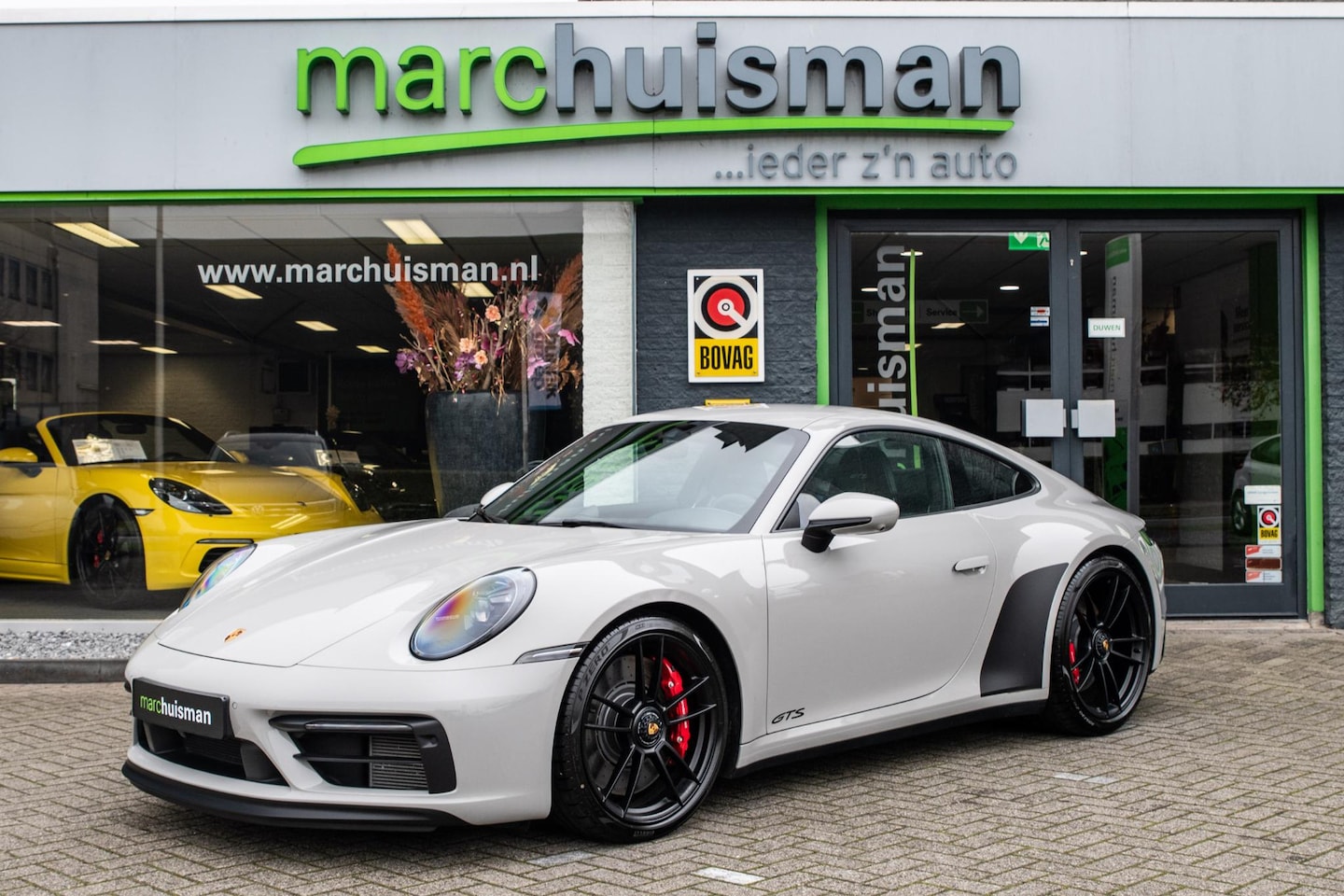 Porsche 911 - 3.0 Carrera 4 GTS / HANDBAK-7 / KREIDE / LICHT GEW. PAKKET - AutoWereld.nl