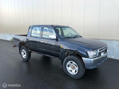 Toyota HiLux - Pick-up 2.4 TD DC 4WD €5750, - +21% BTW/TAX/TVA