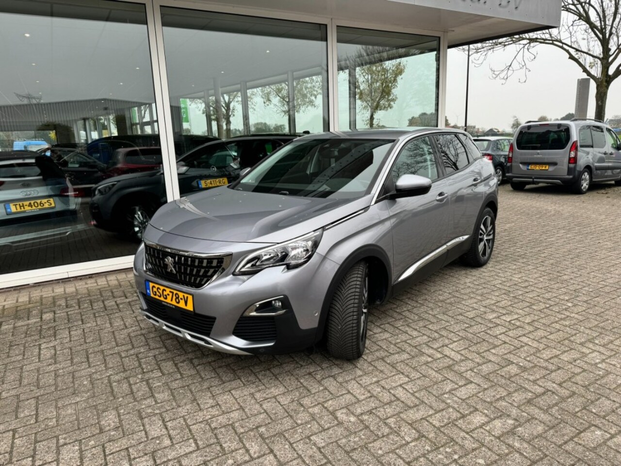 Peugeot 3008 - 1.2 PURETECH ALLURE- ALL IN PRIJS- TREKHAAK - AutoWereld.nl