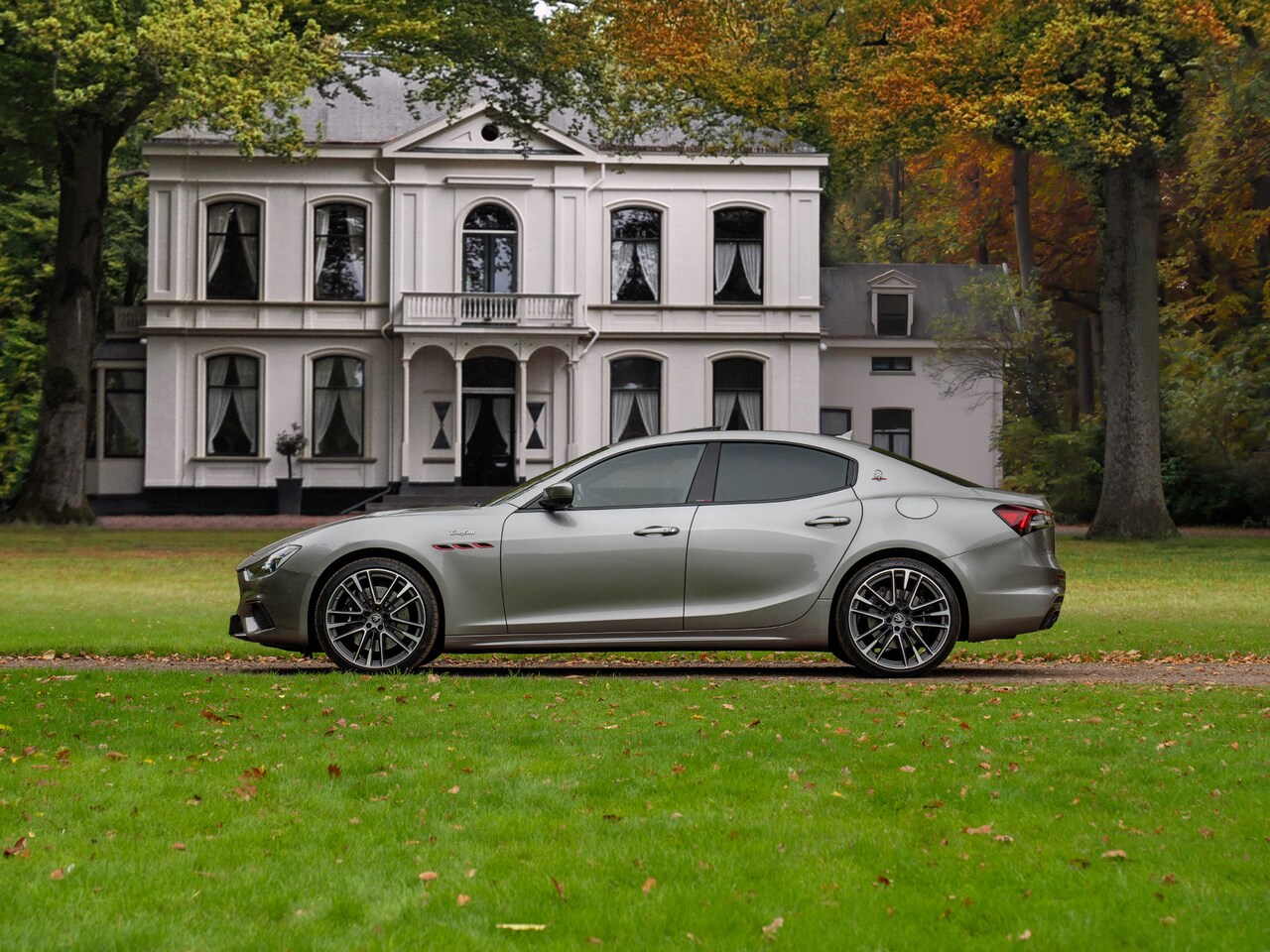 Maserati Ghibli - Trofeo V8 580pk | Pano-dak | Veel carbon! | Stoelventilatie | 360 cam - AutoWereld.nl