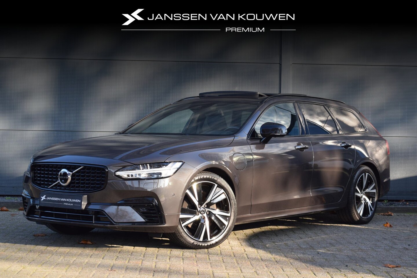 Volvo V90 - 2.0 T6 AWD Inscription Exclusive / Apple Carplay / Panoramadak - AutoWereld.nl