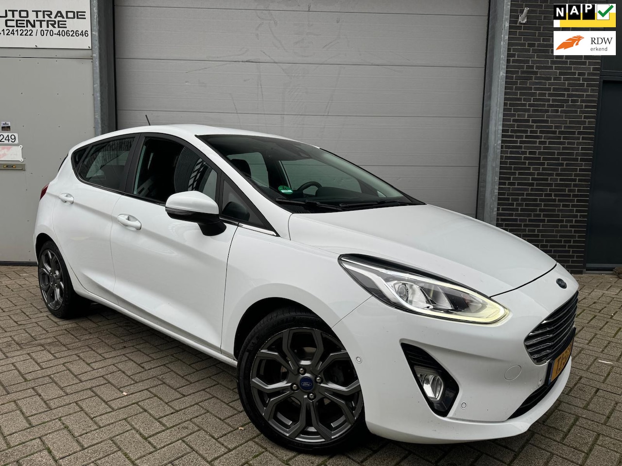 Ford Fiesta - 1.0 EcoBoost Titanium [Stoel&StuurVW|Camera|Carplay|Cruise|Navi|PDC] - AutoWereld.nl