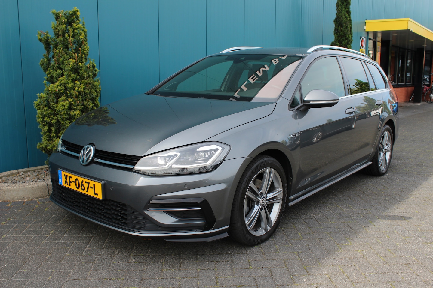 Volkswagen Golf Variant - 1.6 TDI DSG Highline Business R/2x R-LINE/V.CPIT/KEYLESS/LED/LMV/NAV/CARPLAY/1E EIG/ORG. N - AutoWereld.nl