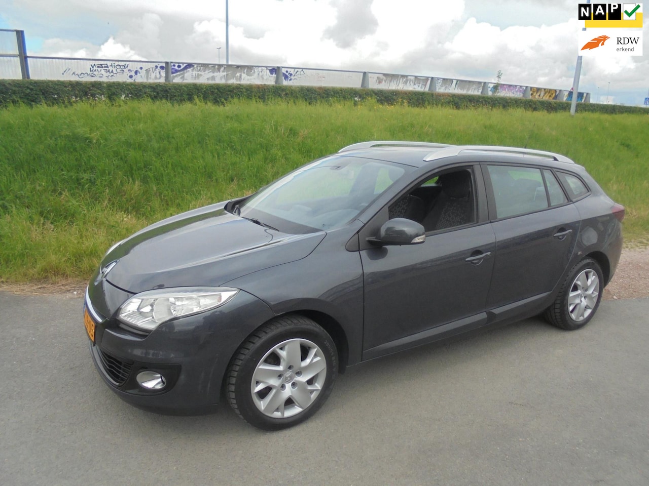 Renault Mégane Estate - Renault megane 1.5 dci staion airco ecc navigatie EXPORT PRIJS - AutoWereld.nl