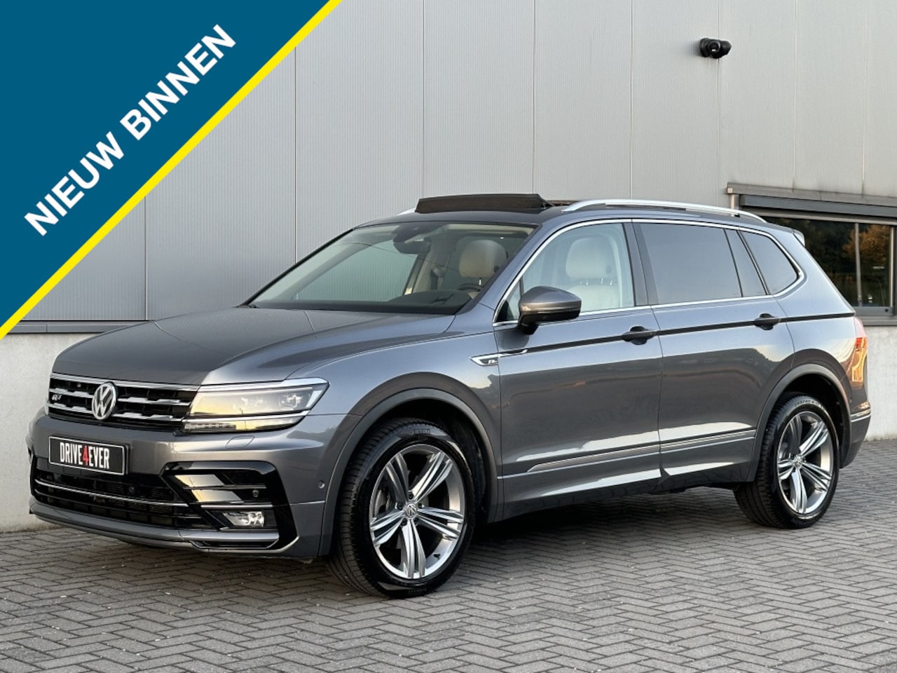 Volkswagen Tiguan - 1.5 TSI R-Line M2020 FULL PANO NAVI VIRTUAL LED CAMERA - AutoWereld.nl