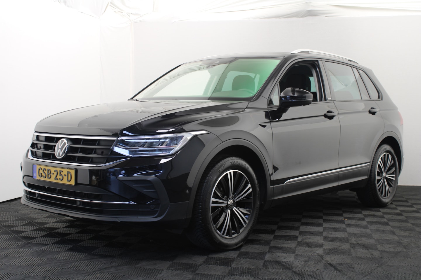 Volkswagen Tiguan - 1.5 TSI Life Business 1.5 TSI Life Business - AutoWereld.nl