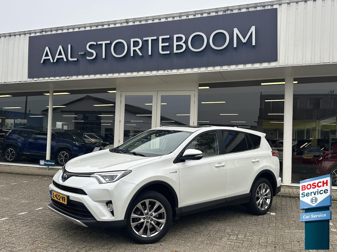 Toyota RAV4 - 2.5 Hybrid AWD Executive Business | LED | Leder | Adapt. Cruise | Bluetooth | Navi | Schui - AutoWereld.nl