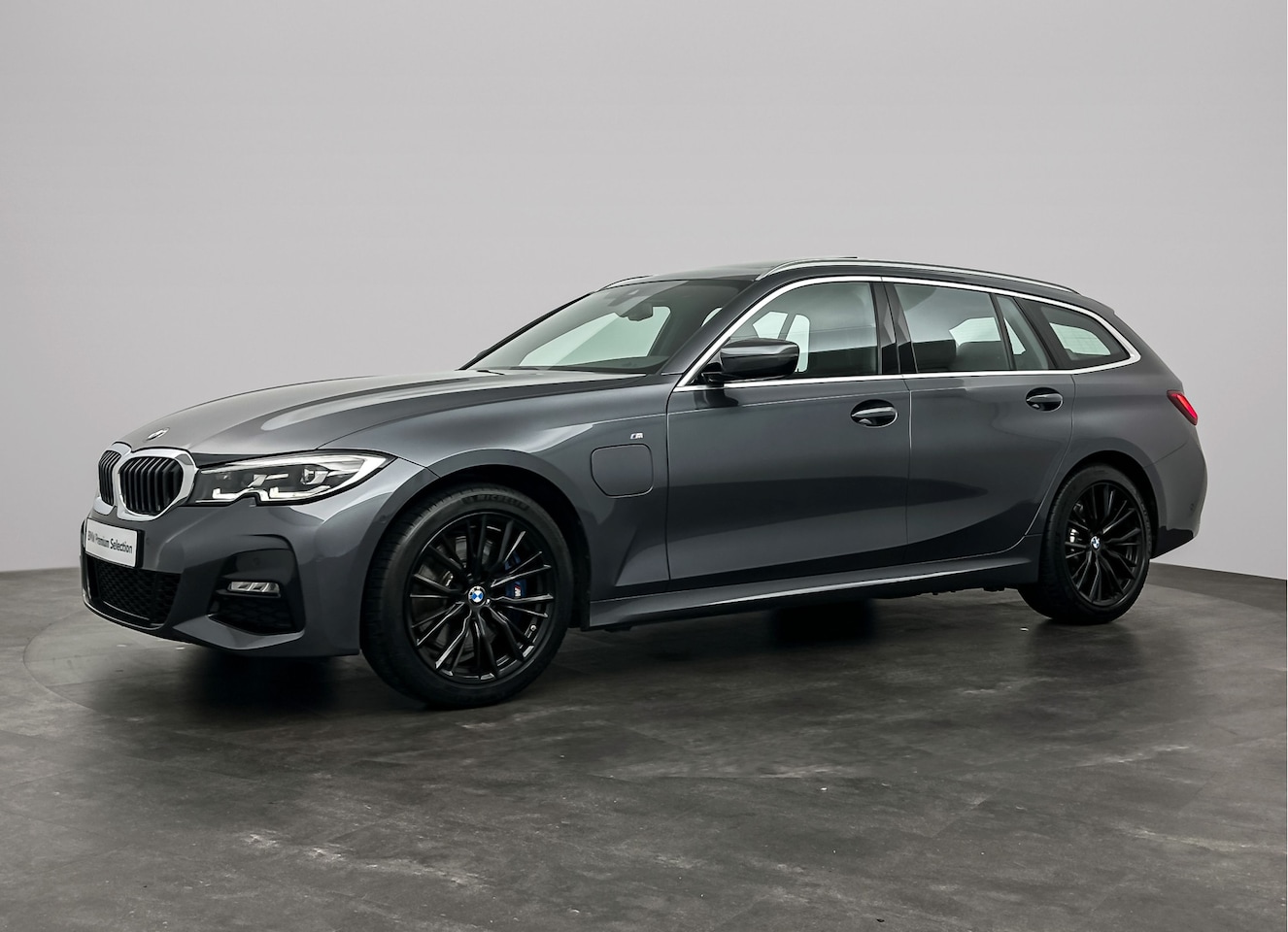 BMW 3-serie Touring - 330e High Executive | M Sportremsysteem Blau | Automatische sporttransmissie met stuurscha - AutoWereld.nl