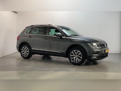 Volkswagen Tiguan - 1.5 TSI 150pk DSG ACT Comfortline Business Alcantara Panoramadak Stoelverwarming DAB+